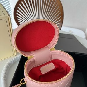 Meet your Posher, Lee